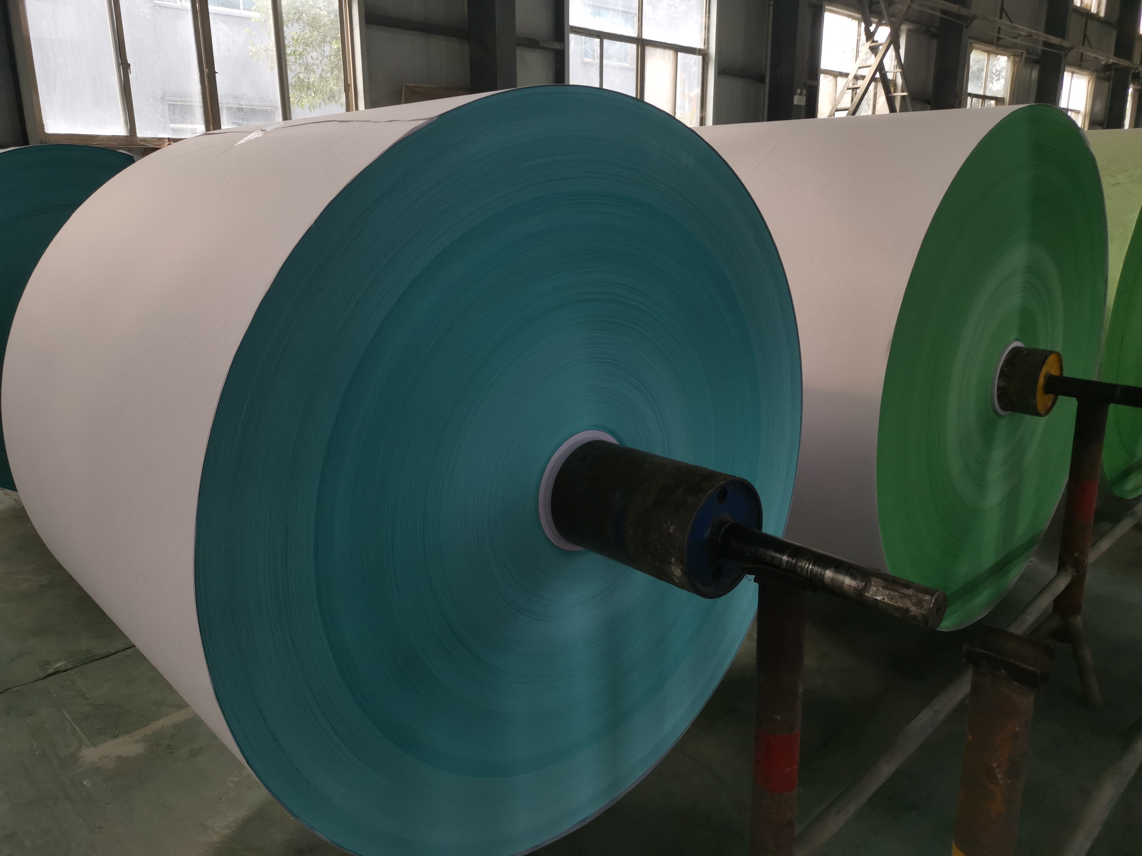 White Jumbo Carbonless Ncr Paper Roll